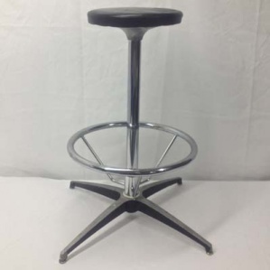 Bar_Stool_With_Footrest